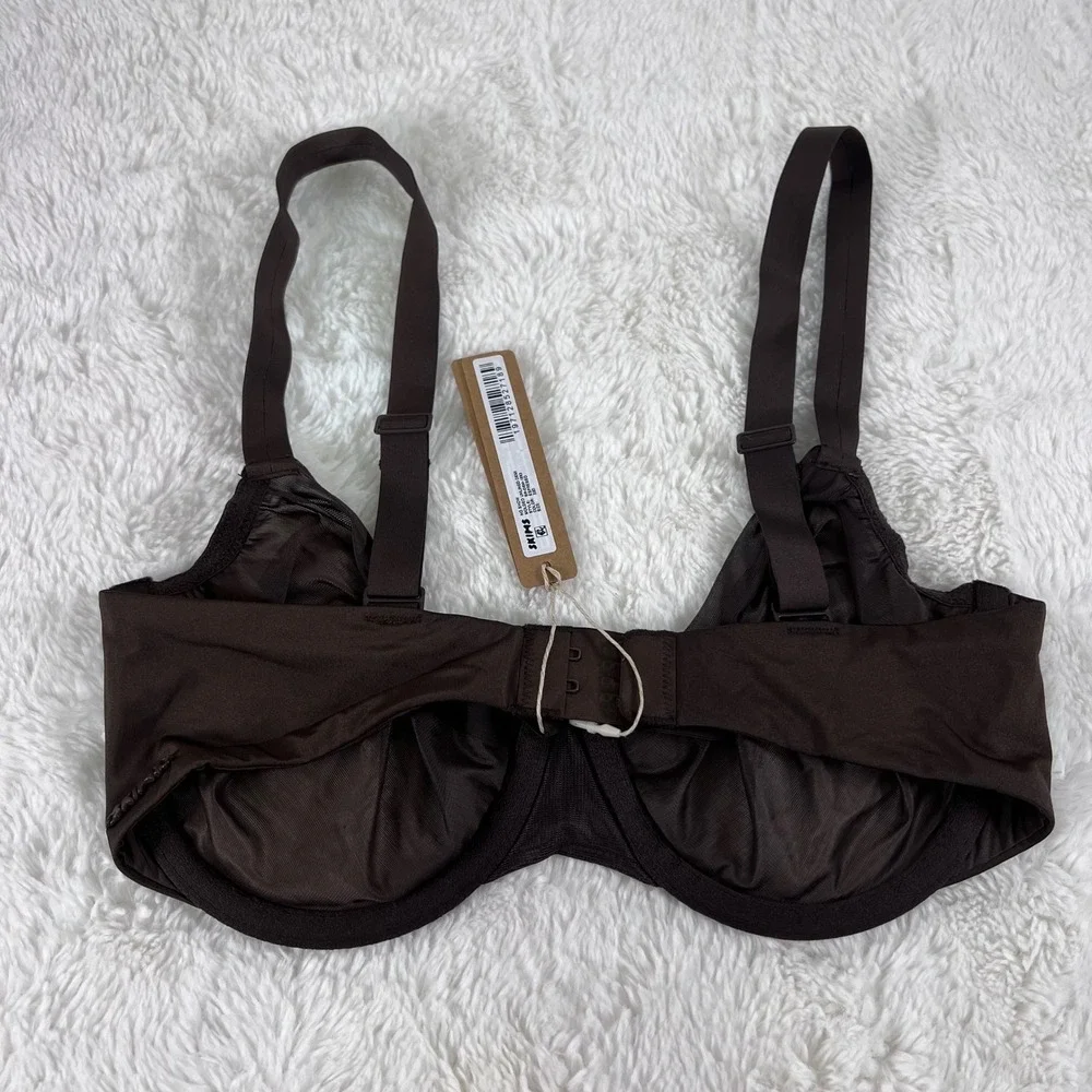 SKIMS Women's No Show Molded Unlined Demi Bra Espresso Size 32D‎ NWT - Picture 4 of 8